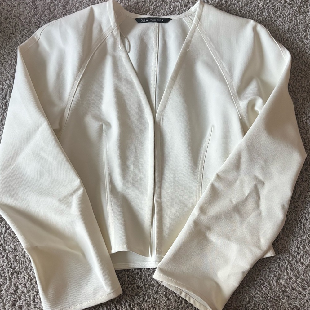 Zara Women's Off-White Blazer